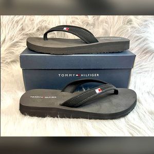 TOMMY HILFIGER Flip Flops! 🖤